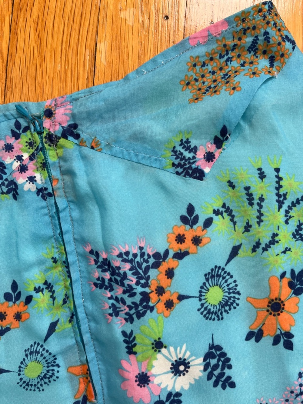 Vintage 1970s Handsewn Ruffle Hem Blue Floral Skirt 26” Waist Fully Lined - Picture 8 of 14